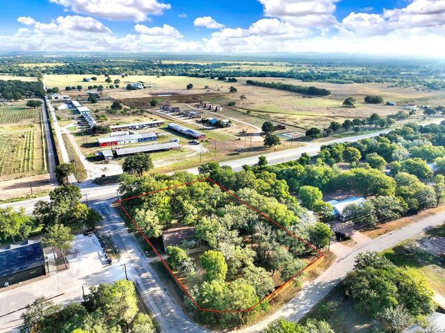 39 CHAPARRAL DR OFF E US HWY 290 — Chaparral Vill