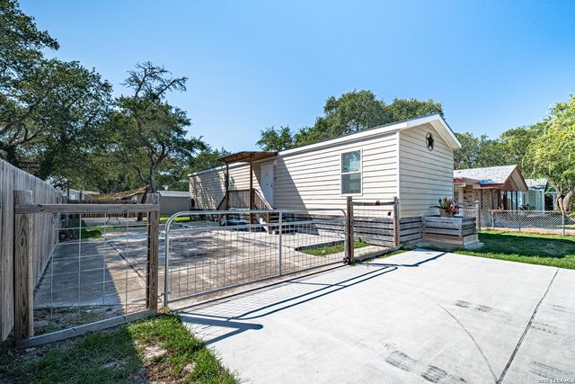 11 Sandra — Candlestick Subdivision