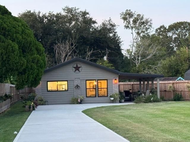 920 W Galveston St — Pecan Forest 1