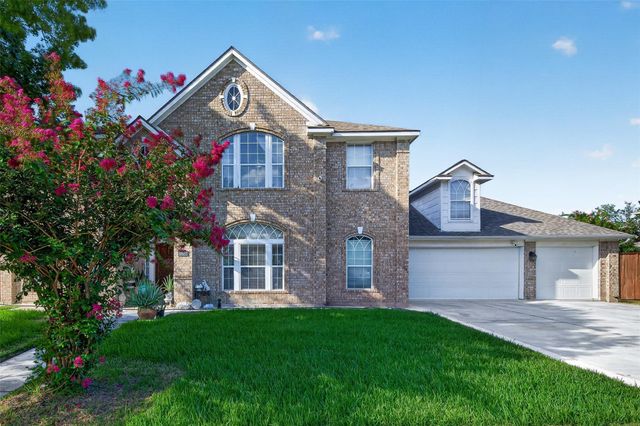 6822 Crystal Point Dr — Estates Highland Creek