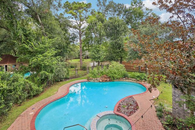 907 Remington Ct — Laurelfield