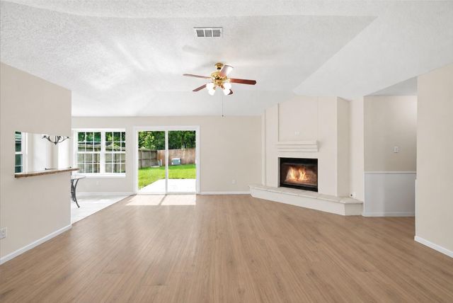 18607 Hiddenbay Way — Oakwood Glen West