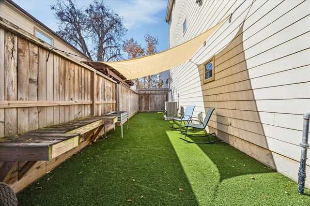 5111 Inker St C — Inker Court